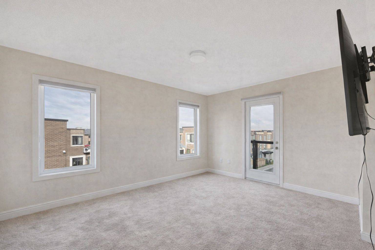 2632 Castlegate Crossing DR, Pickering, ON L1X 0H6