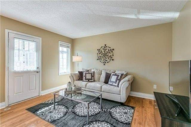 3049 Dewridge AVE, Oakville, ON L6M 5H9