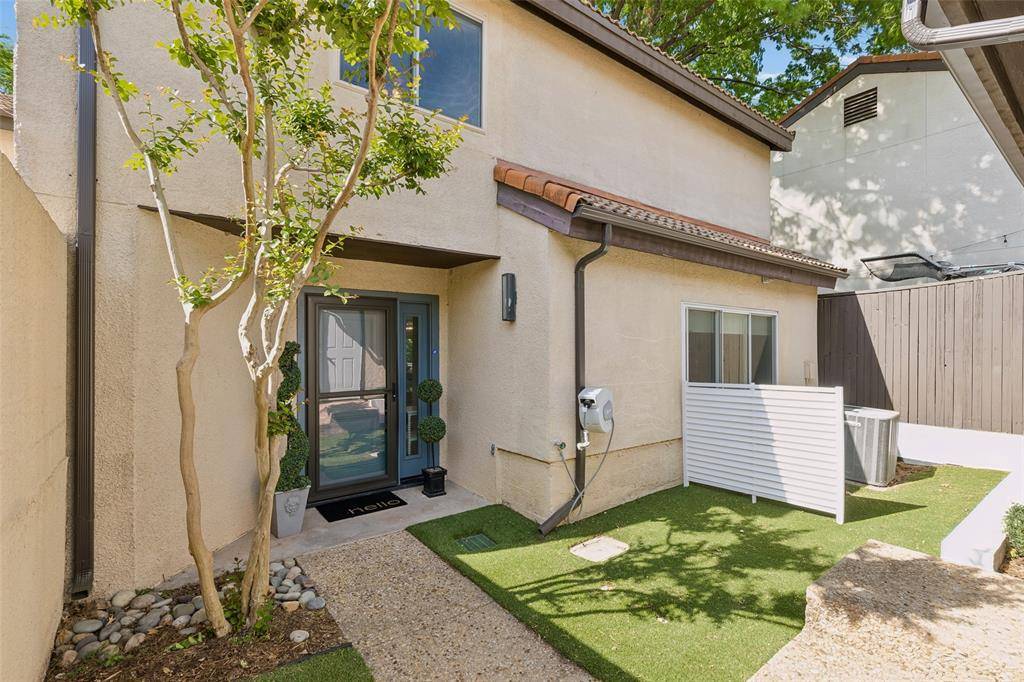 9605 Robin Song, Dallas, TX 75243