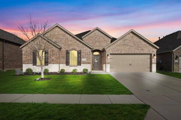 3516 Tunnel Avenue, Aubrey, TX 76227