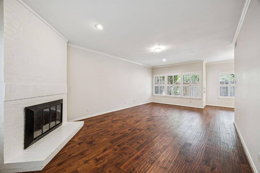 6742 E Northwest Highway, Dallas, TX 75231