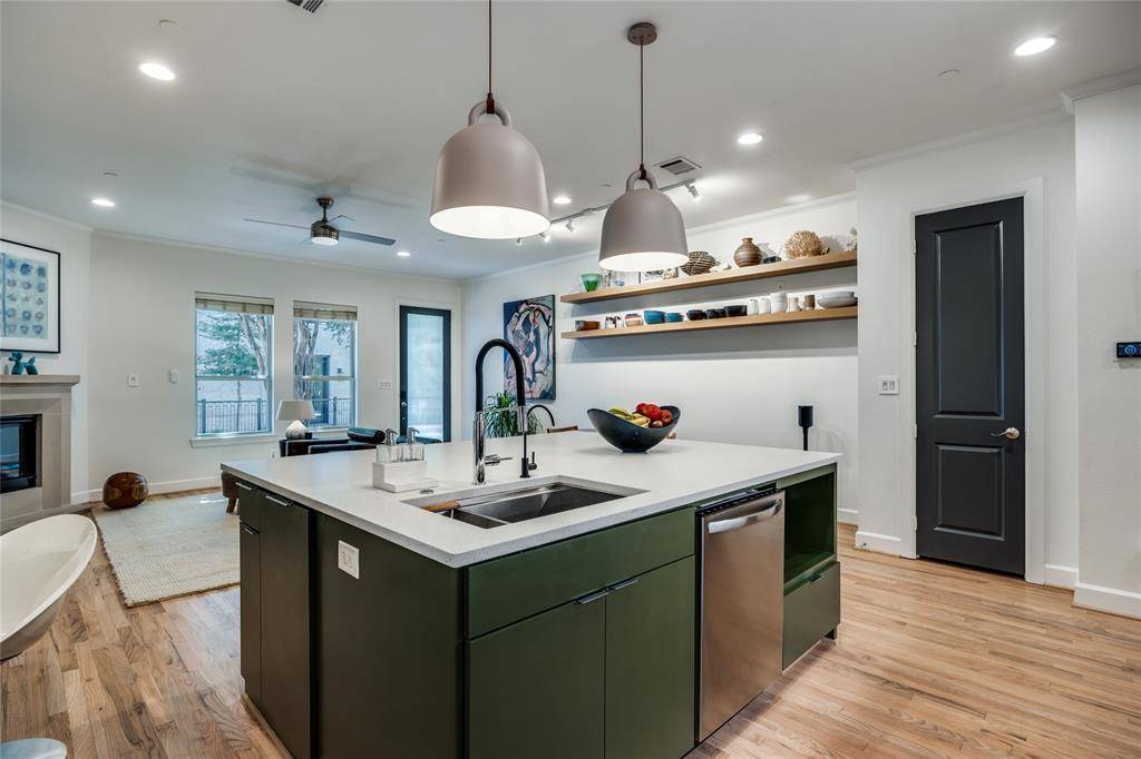 7333 Valley View Lane #302, Dallas, TX 75240