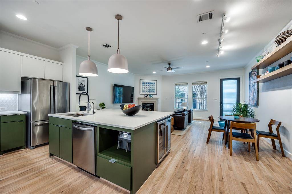 7333 Valley View Lane #302, Dallas, TX 75240