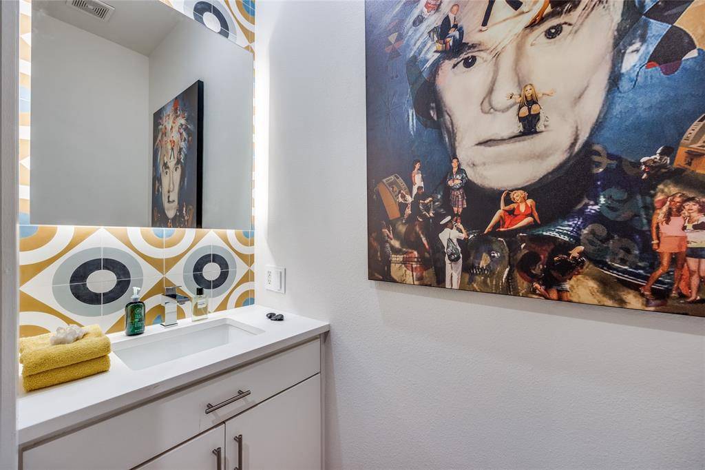 7333 Valley View Lane #302, Dallas, TX 75240