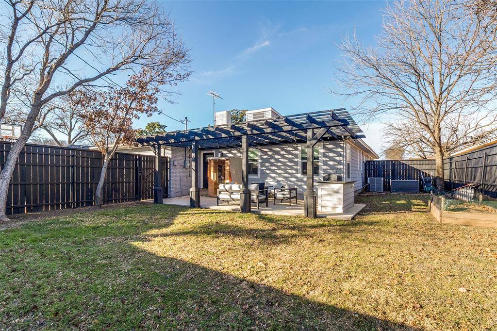 2808 Sharpview Lane, Dallas, TX 75228