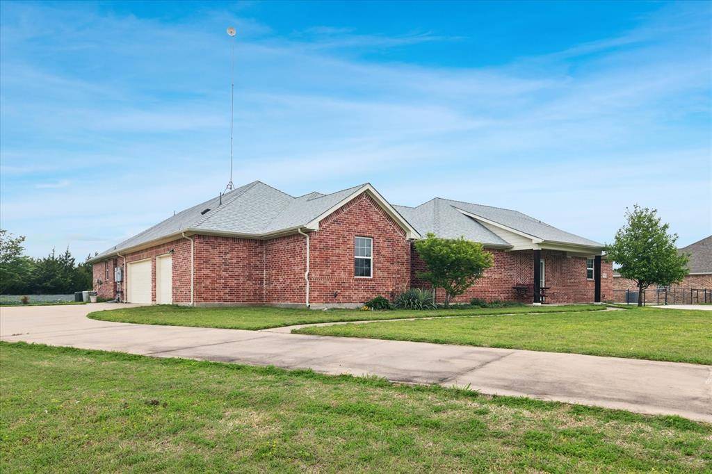 949 Stephen Court, Farmersville, TX 75442