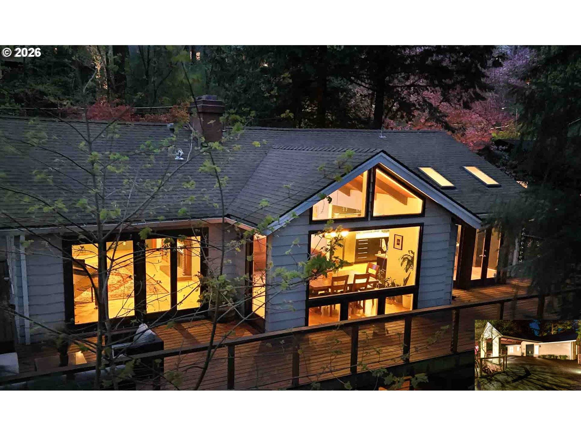 4068 SW HEWETT BLVD, Portland, OR 97221