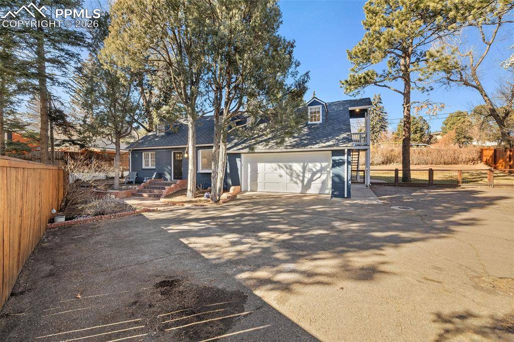 2 Cresta RD, Colorado Springs, CO 80906