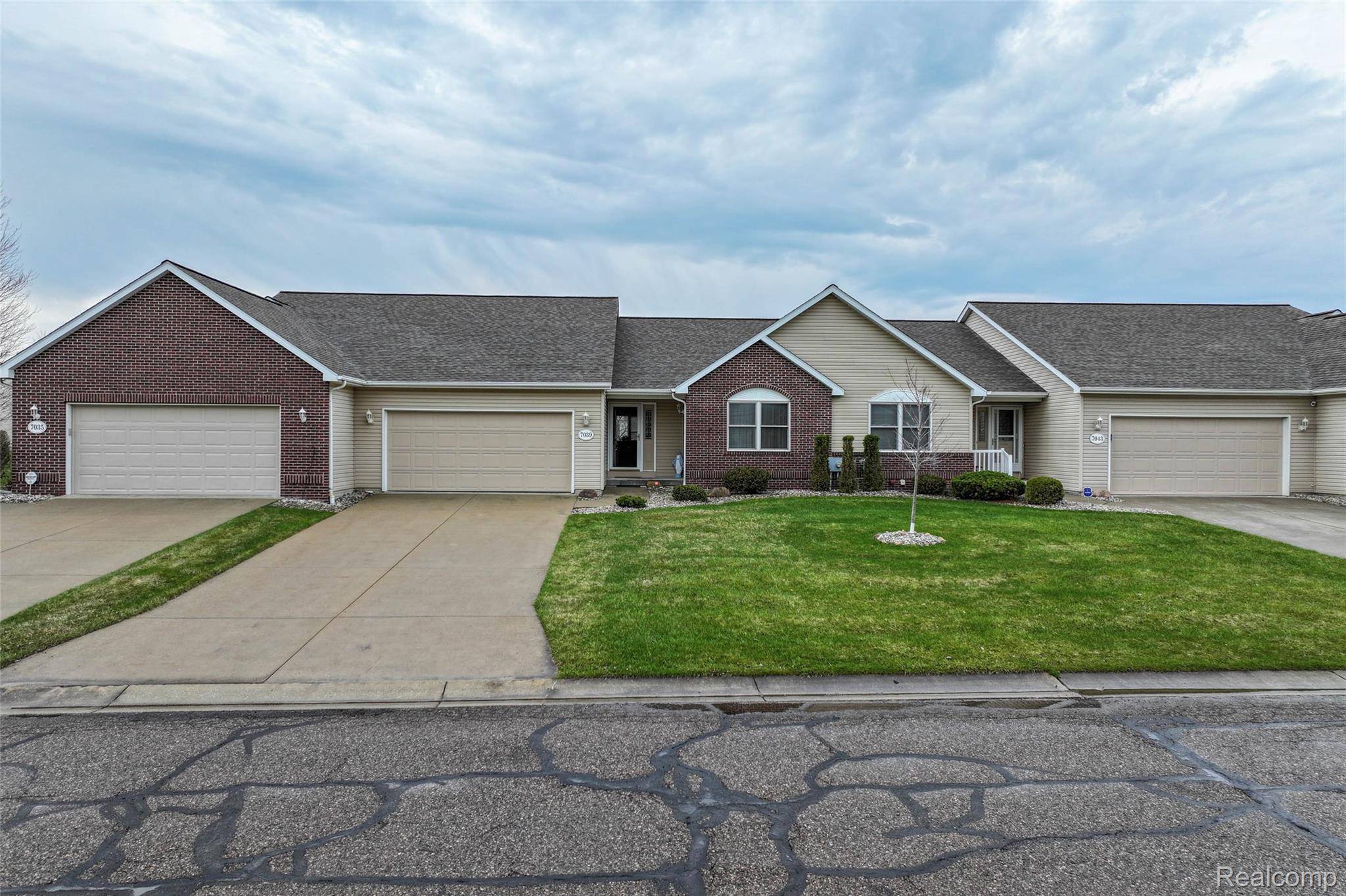 7039 Rosewood DR, Clayton Charter Township, MI 48433