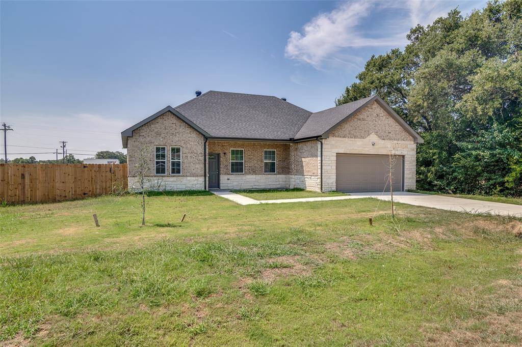 701 Lakeland Drive, West Tawakoni, TX 75474