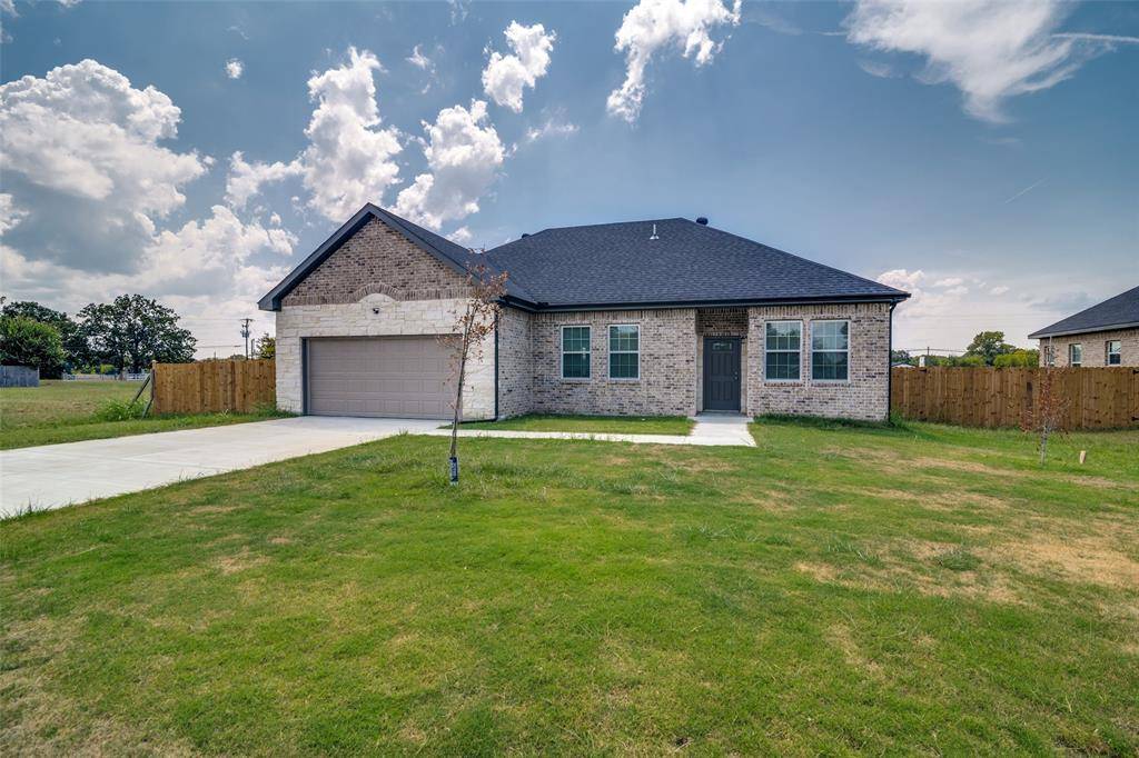 705 Lakeland Drive, West Tawakoni, TX 75474