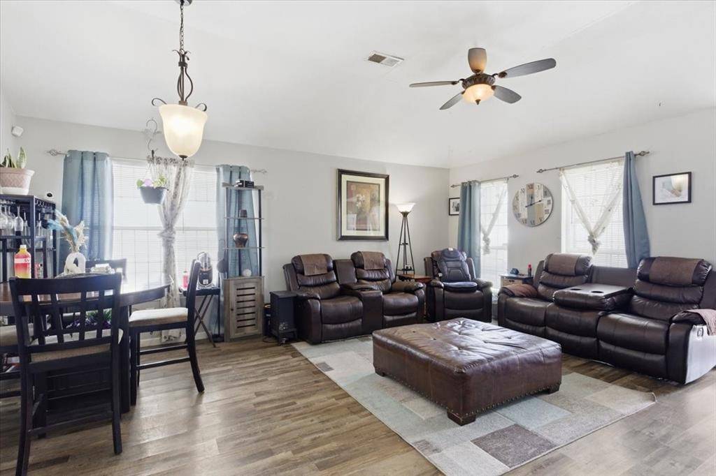 4019 Scarsdale Lane, Dallas, TX 75227