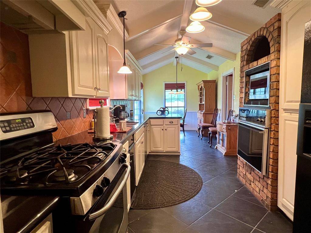 401 Cane Bend Drive, Haughton, LA 71037