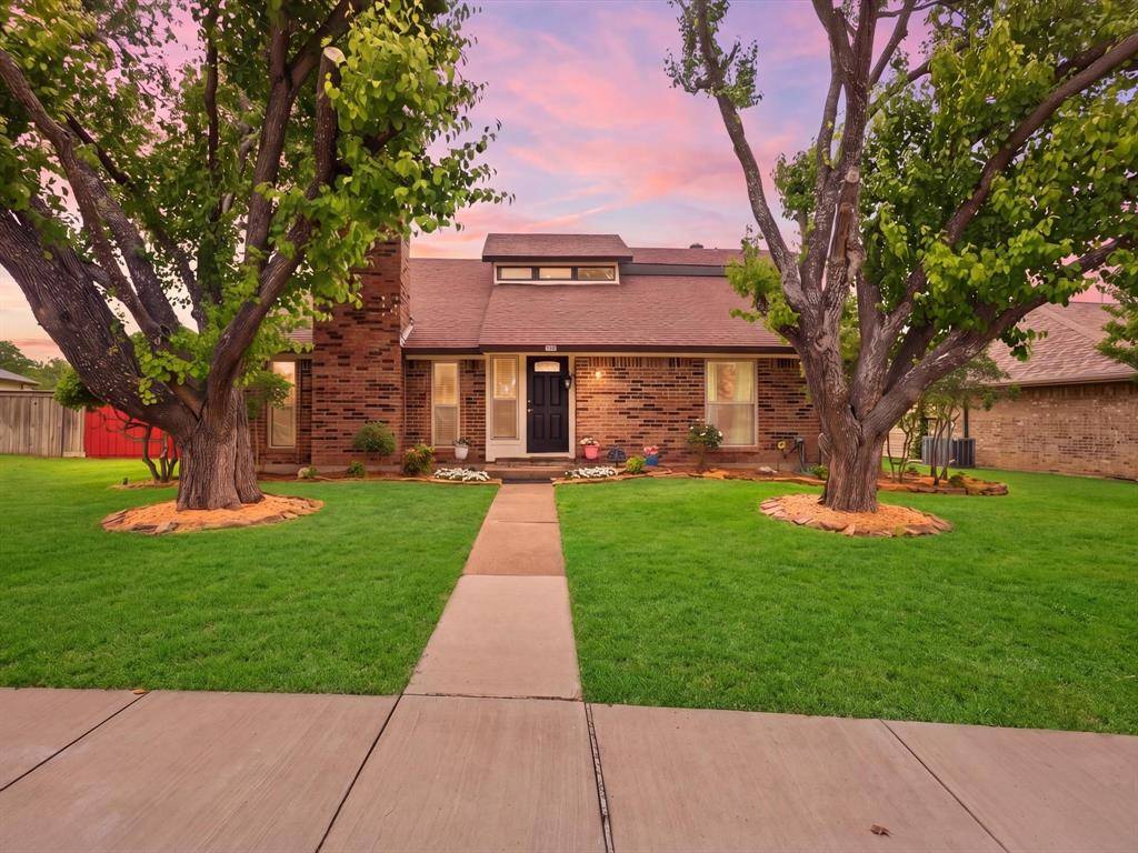 1920 Avignon Court, Carrollton, TX 75007