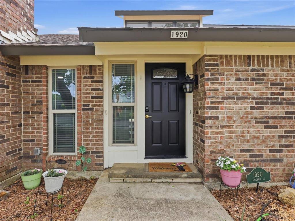 1920 Avignon Court, Carrollton, TX 75007
