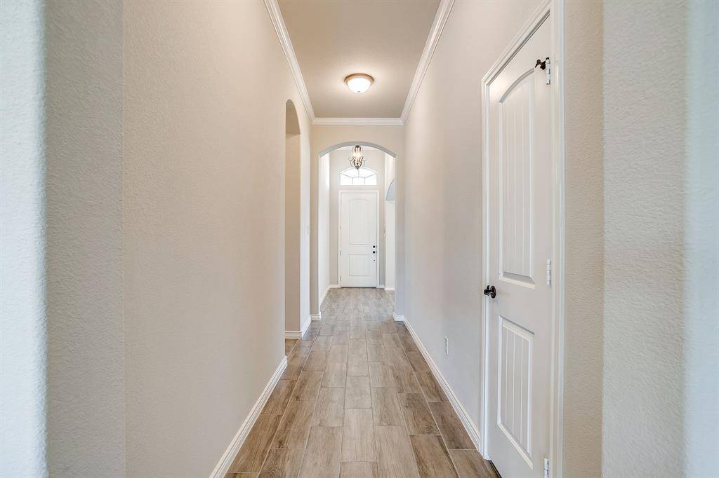 1616 Glade Meadows Drive, Burleson, TX 76058