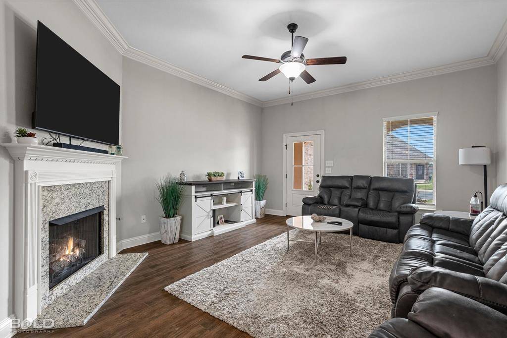 1965 Valdemar Place, Bossier City, LA 71112