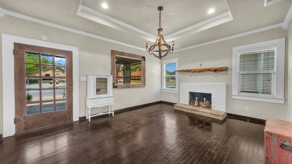 900 E Hubbard Street, Mineral Wells, TX 76067