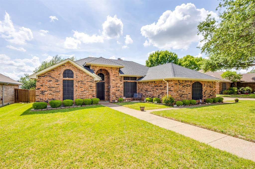 841 Sierra Vista Drive, Burleson, TX 76028