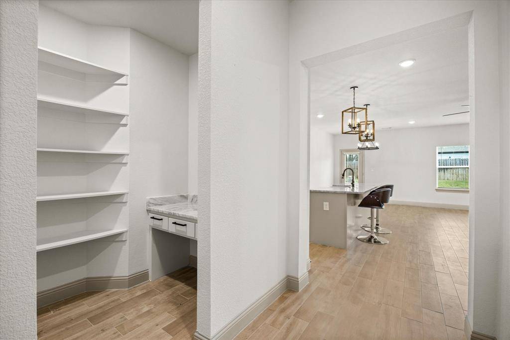 5707 Stonegate Circle, Granbury, TX 76048