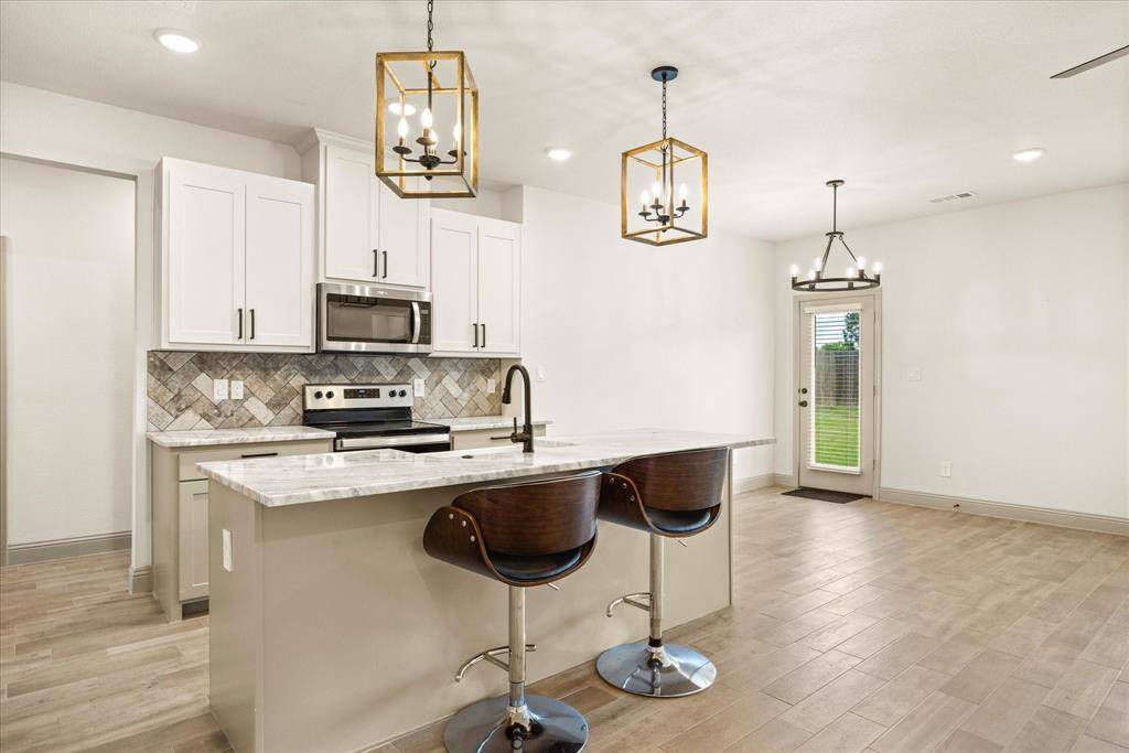 5707 Stonegate Circle, Granbury, TX 76048