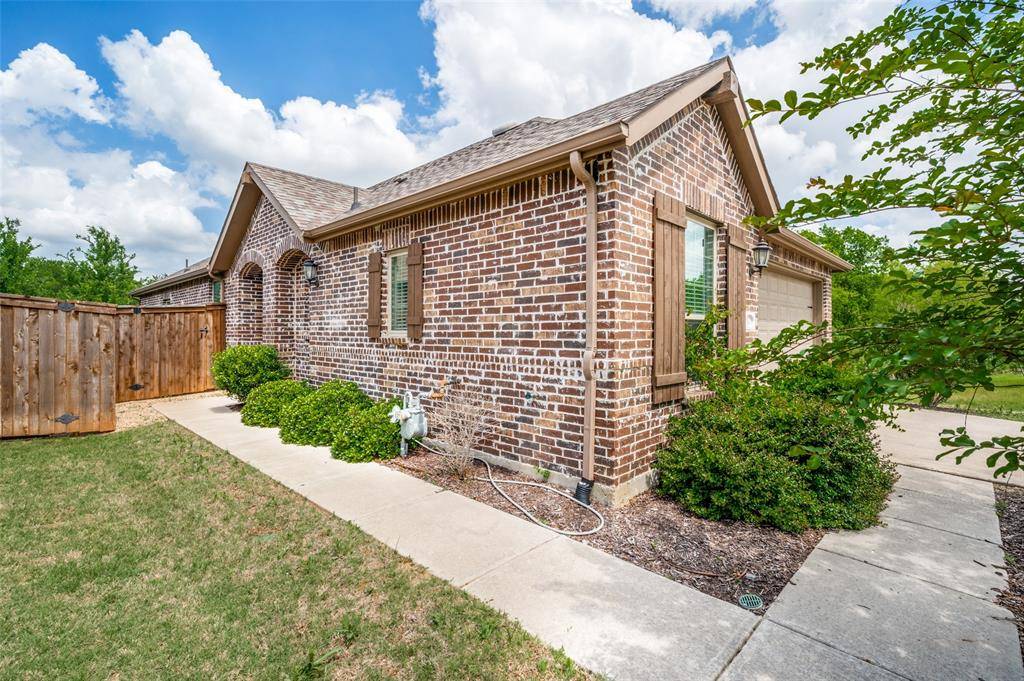 1413 Shire Drive, Aubrey, TX 76227