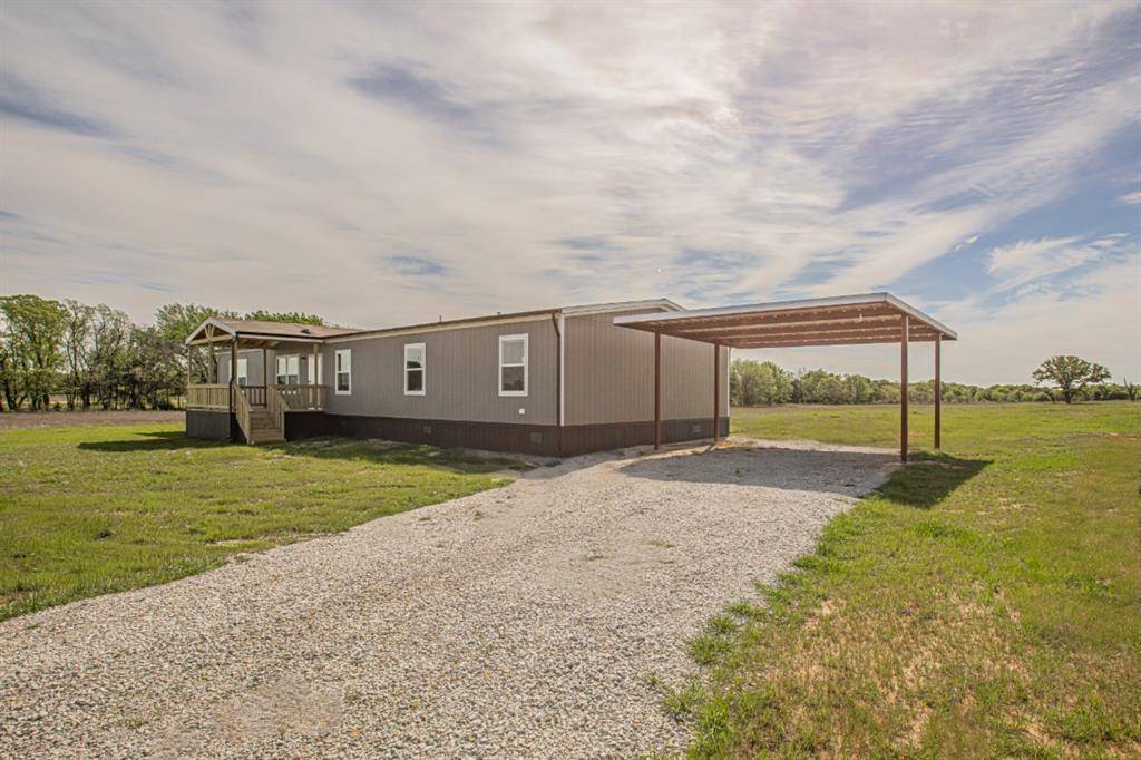2019 Denver Road, Sunset, TX 76270