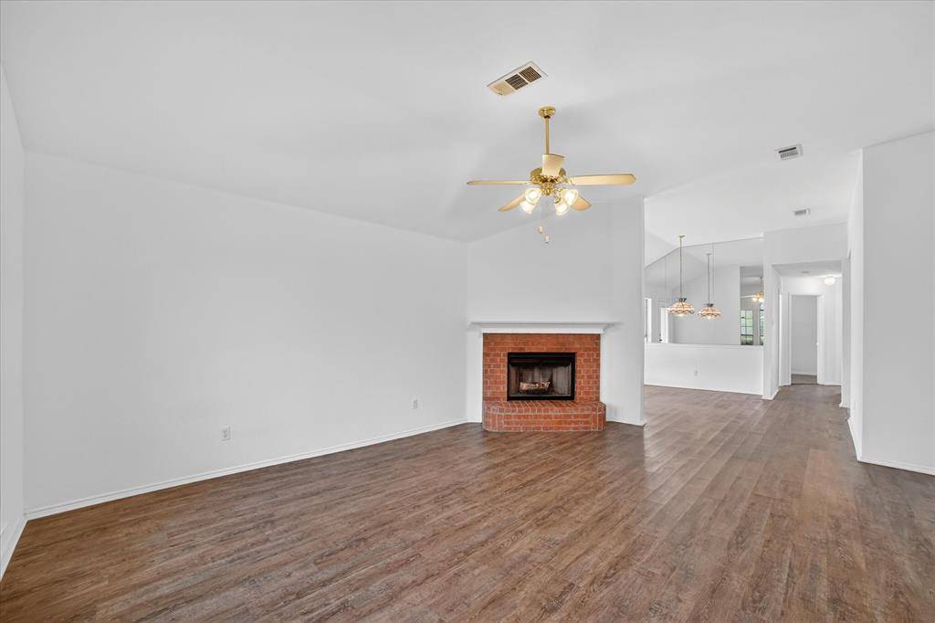 1201 Rye Glen Drive, Midlothian, TX 76065