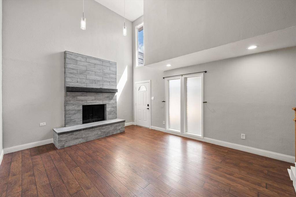 207 E Harwood Road #10, Euless, TX 76039