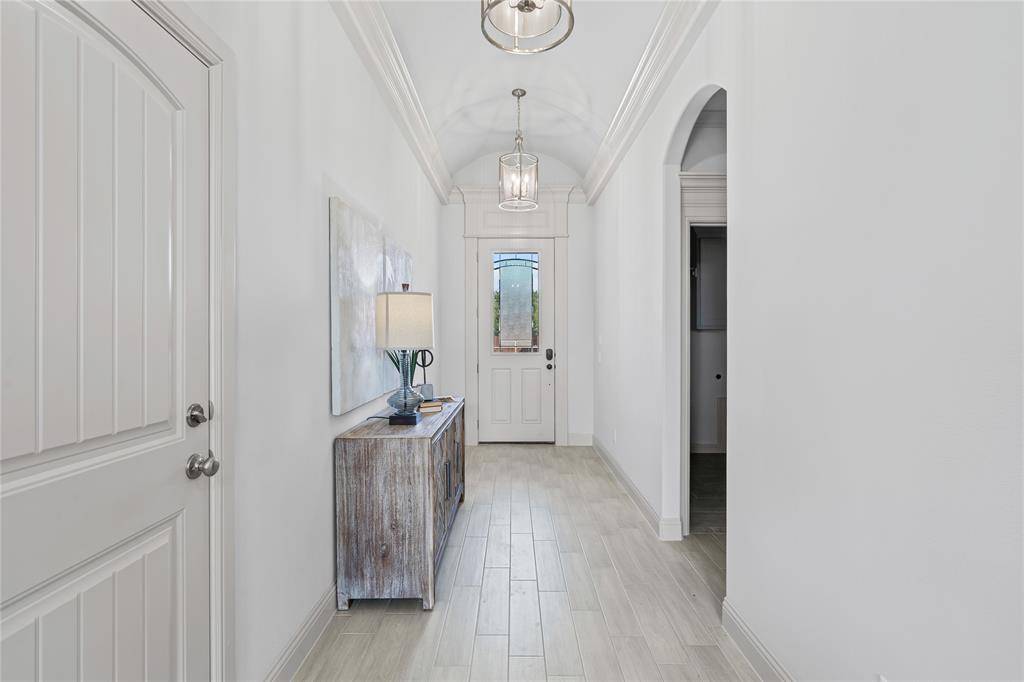 725 Jameson Street, Springtown, TX 76082