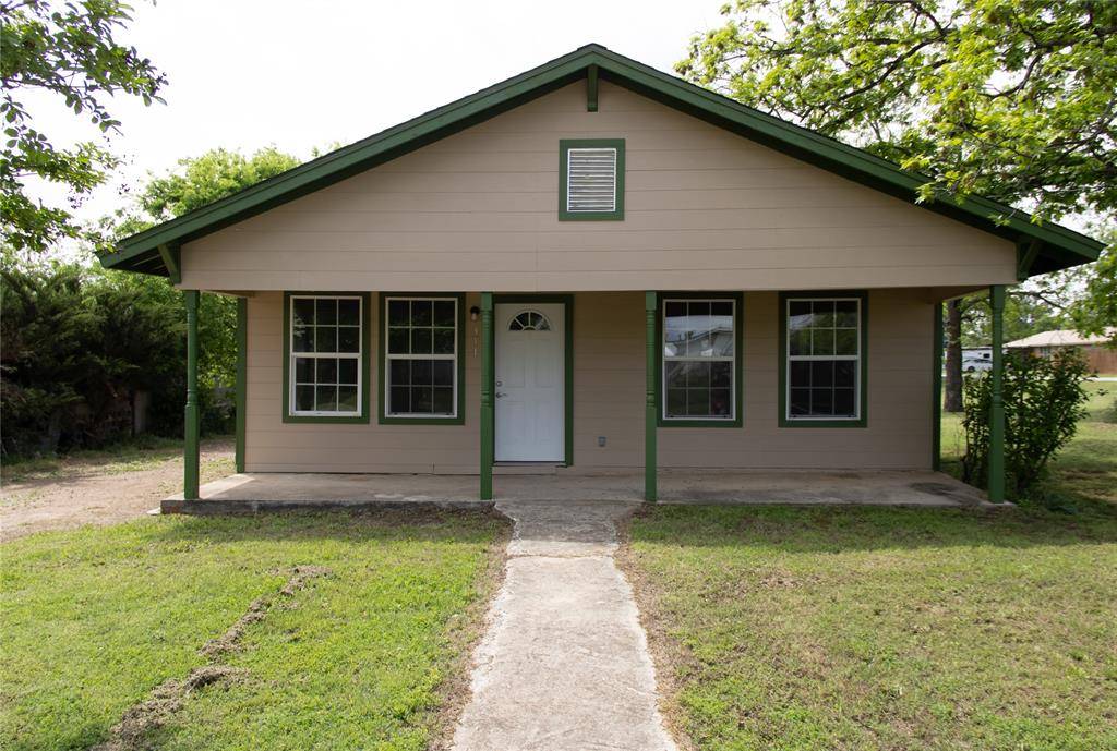 311 Spann Street, Bangs, TX 76823