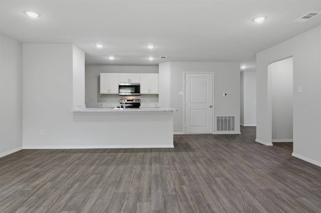 816 Bluffview Drive, Cleburne, TX 76031