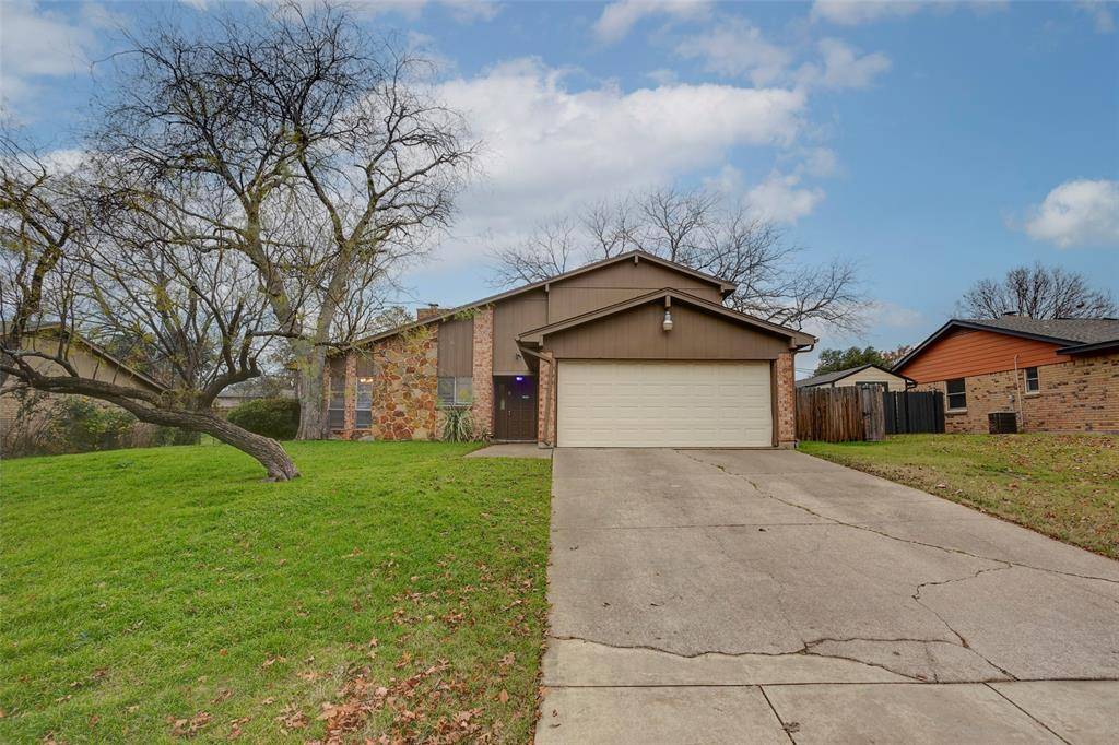 1024 Edgewood Trail, Benbrook, TX 76126