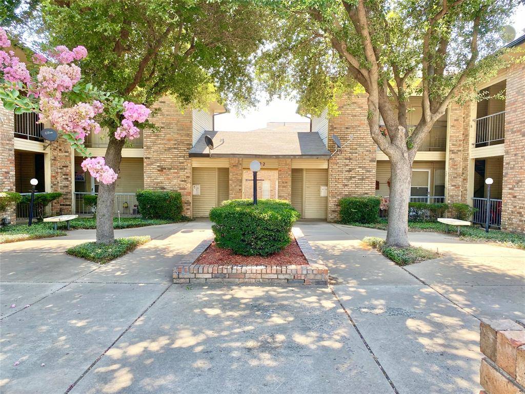 222 N Center Street #202, Grand Prairie, TX 75050