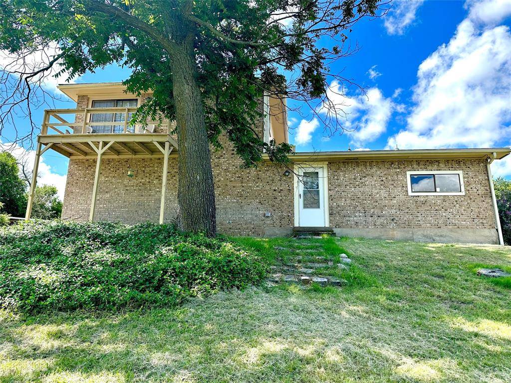 500 Apache Trail, Comanche, TX 76442