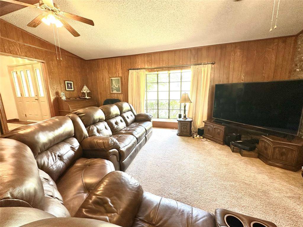 500 Apache Trail, Comanche, TX 76442