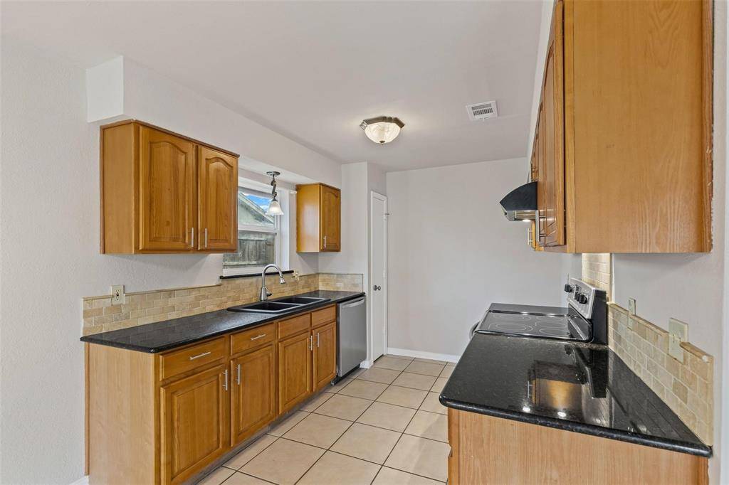 1605 Morningside Drive, Cleburne, TX 76033