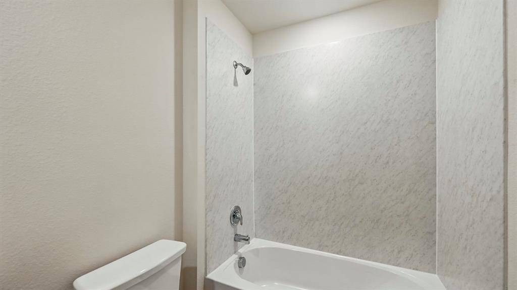 3005 Hidden Valley Drive, Lindale, TX 75771