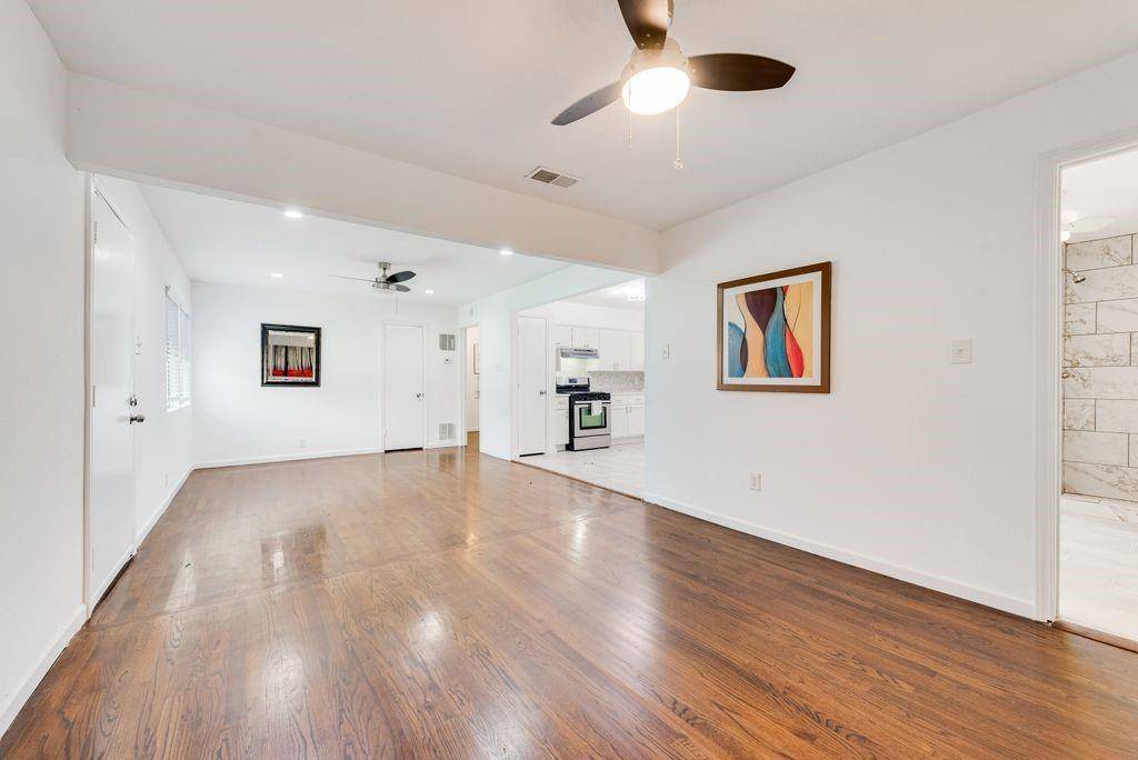 1528 Valley View Street, Mesquite, TX 75149