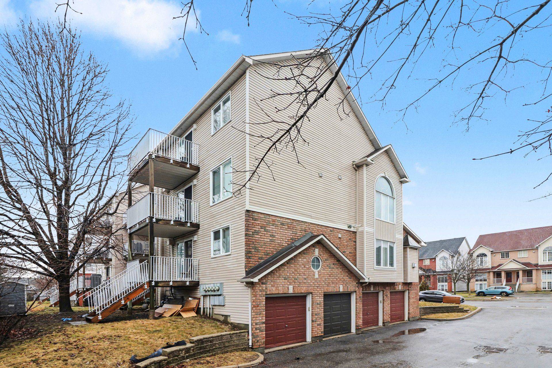 4460 HARPER AVE, Cyrville - Carson Grove - Pineview, ON K1J 1E1