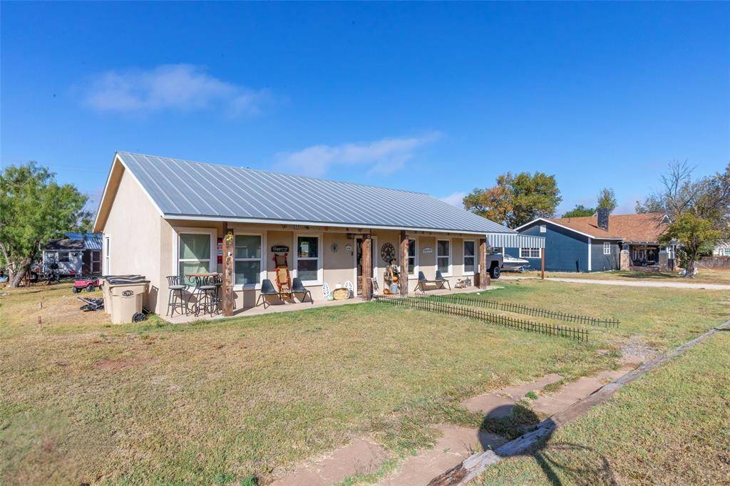 1502 Avenue N N, Anson, TX 79501