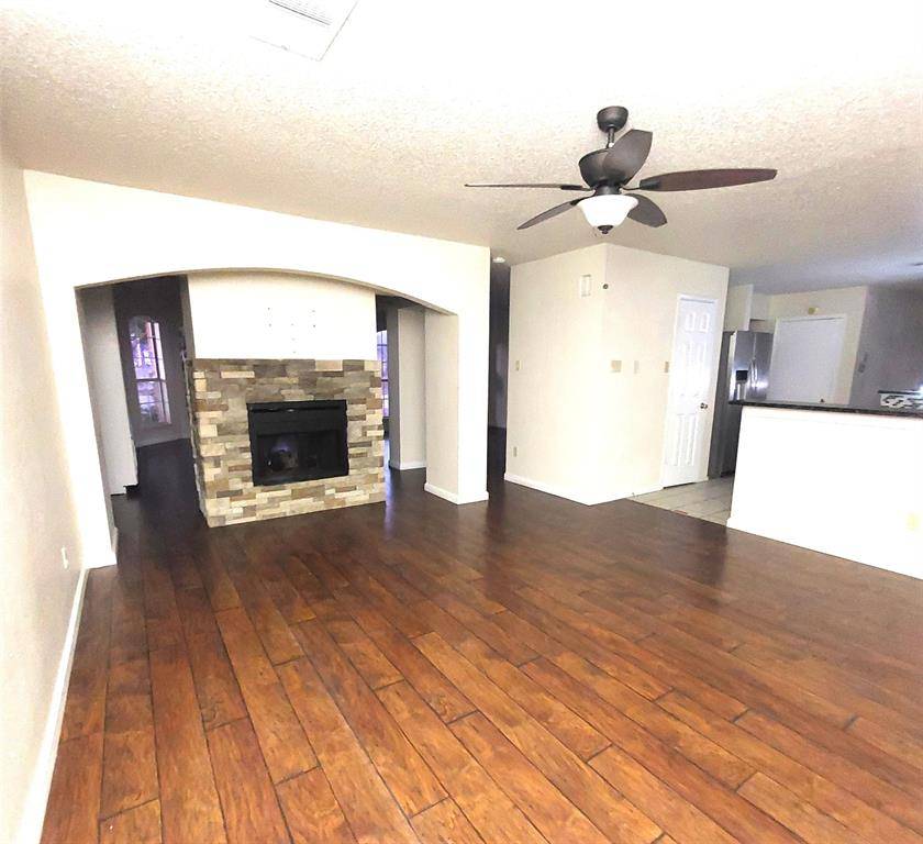 2107 Meadowview Drive, Corinth, TX 76210