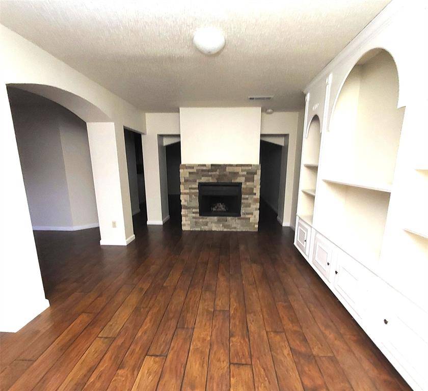 2107 Meadowview Drive, Corinth, TX 76210