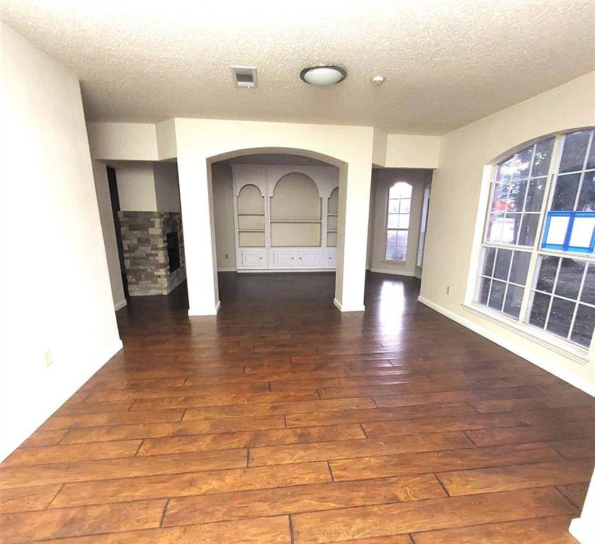 2107 Meadowview Drive, Corinth, TX 76210