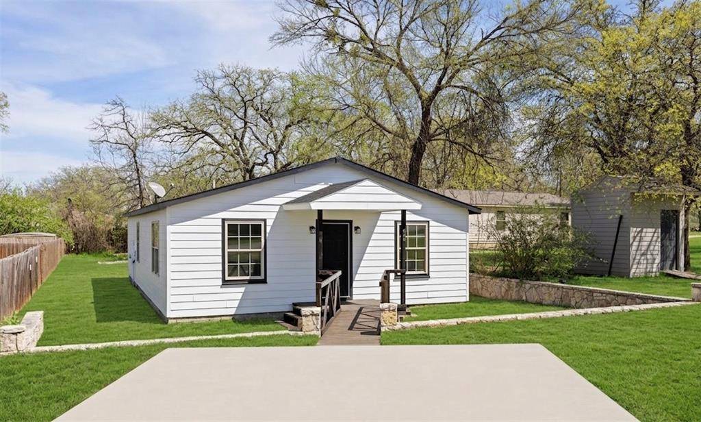 609 western hills Trail, Granbury, TX 76049