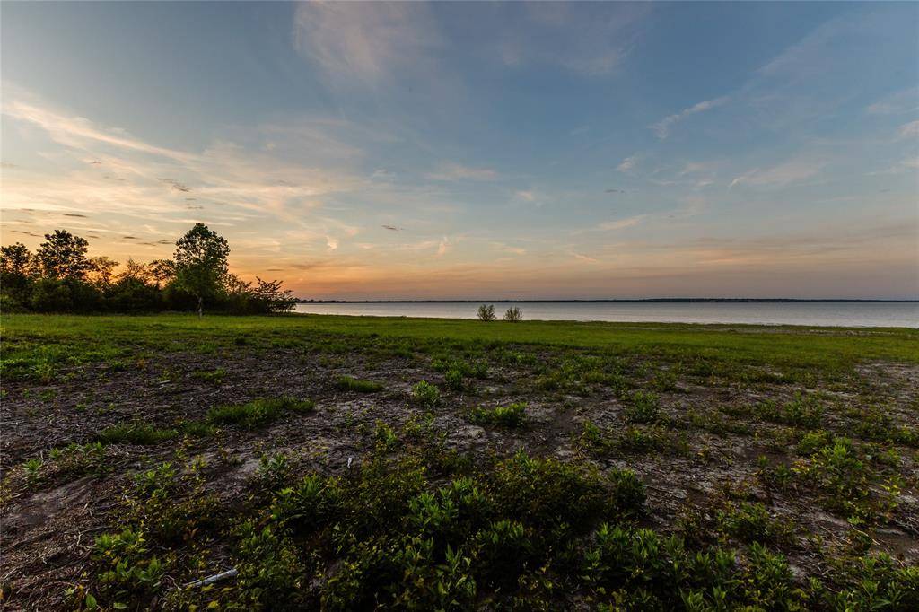 9313 W Shoreline Drive, Kemp, TX 75143