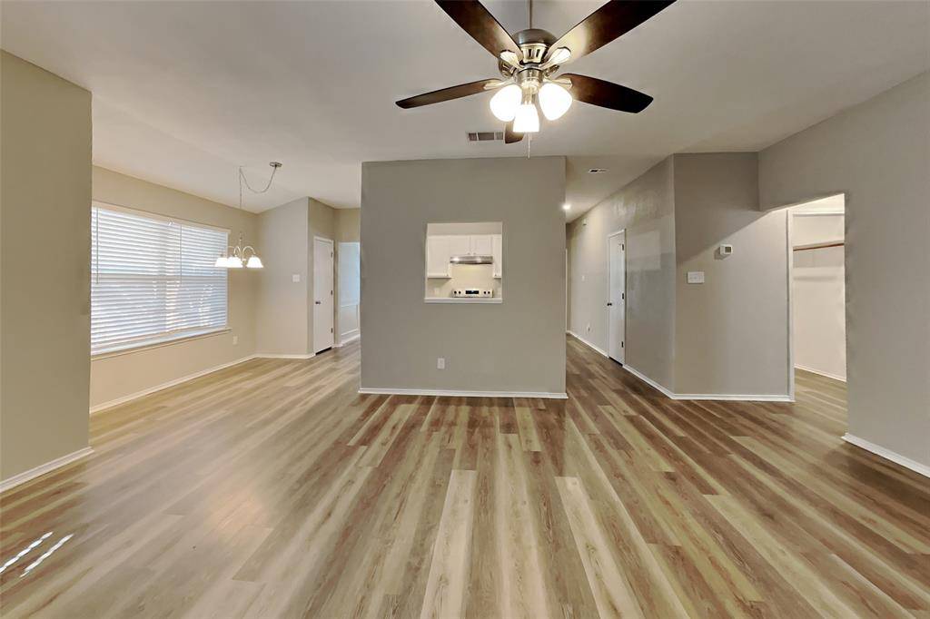 912 Fenway Lane, Saginaw, TX 76179