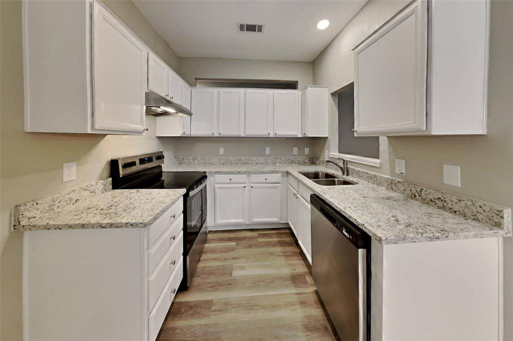 912 Fenway Lane, Saginaw, TX 76179