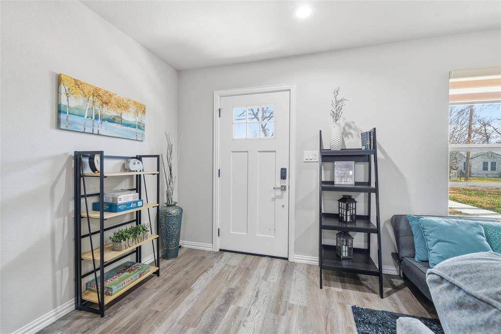 933 River Road, Fort Worth, TX 76114