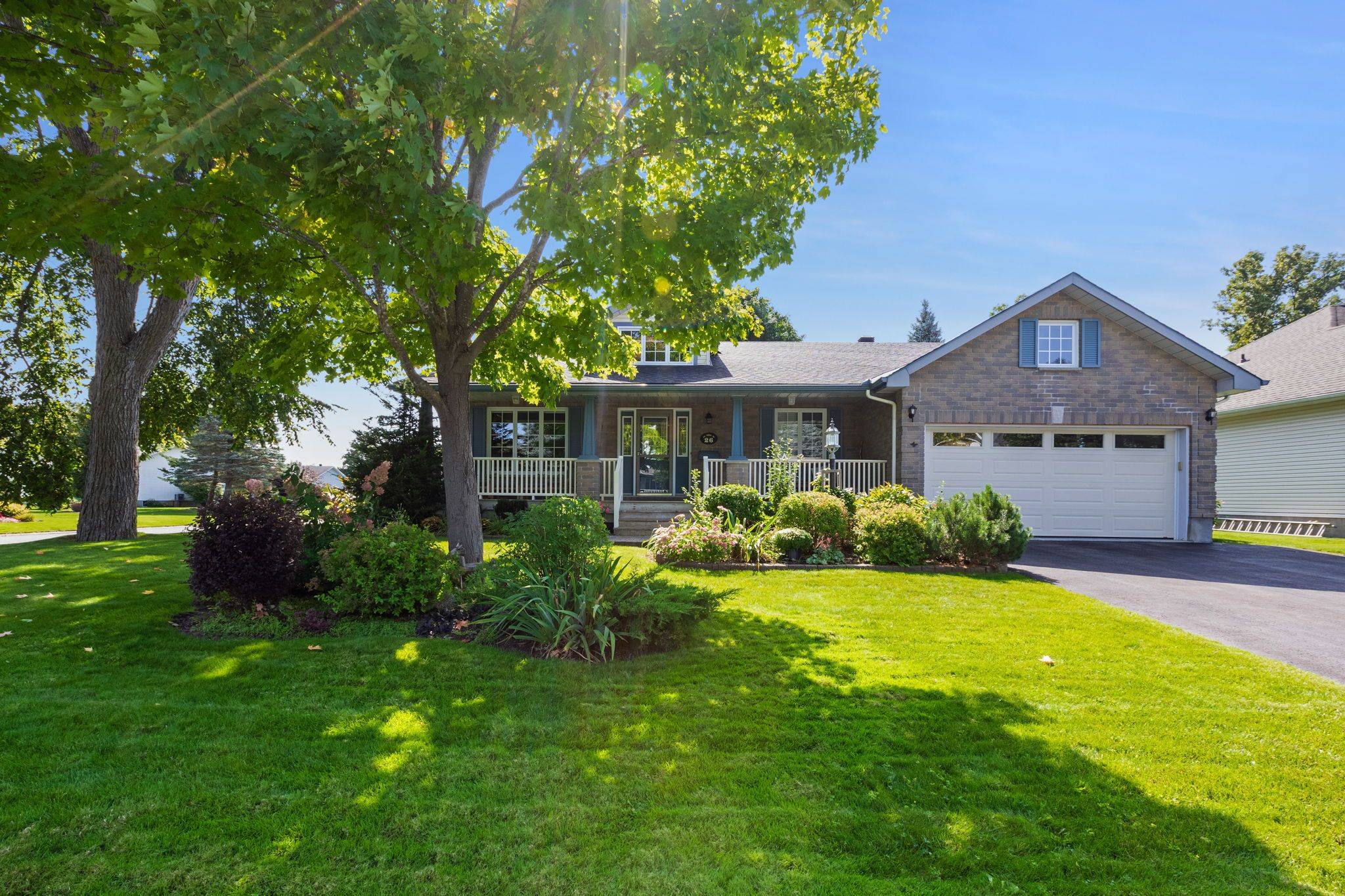 26 Moore ST, Stittsville - Munster - Richmond, ON K0A 2Z0